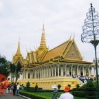 รักระหว่างรบ Cambodia Trip : นครวัด เสียมเรียม พนมเปญ , กัมพูชา Part 7 : Day 5 พนมเปญ – พระราชวังเขมรินทร์ – วัดพระแก้ว – พิพิธภัณฑ์สถานแห่งชาติ – โตนแสลง – Killing Field  – BKK
